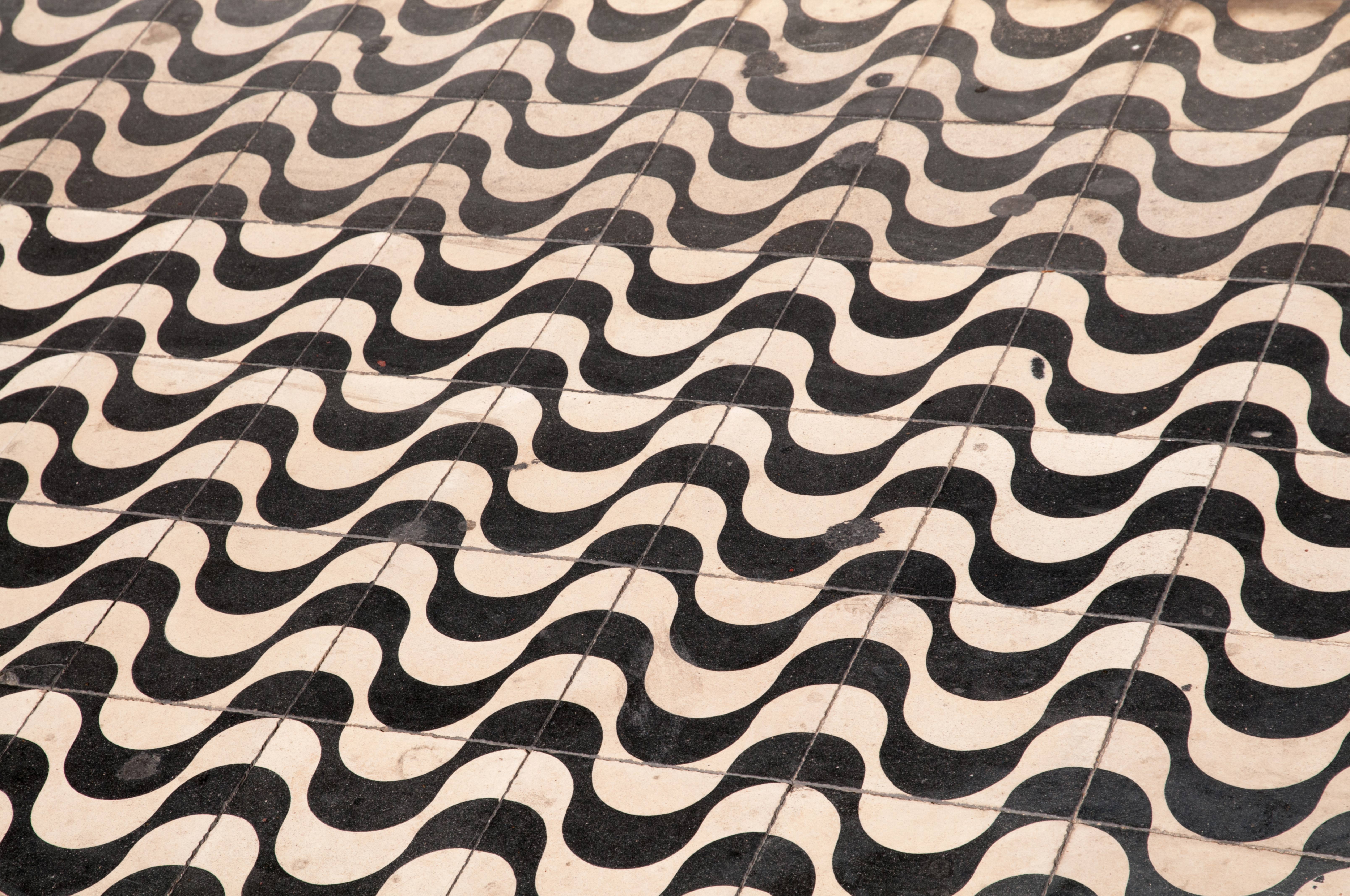 Organic Flowing Tiles