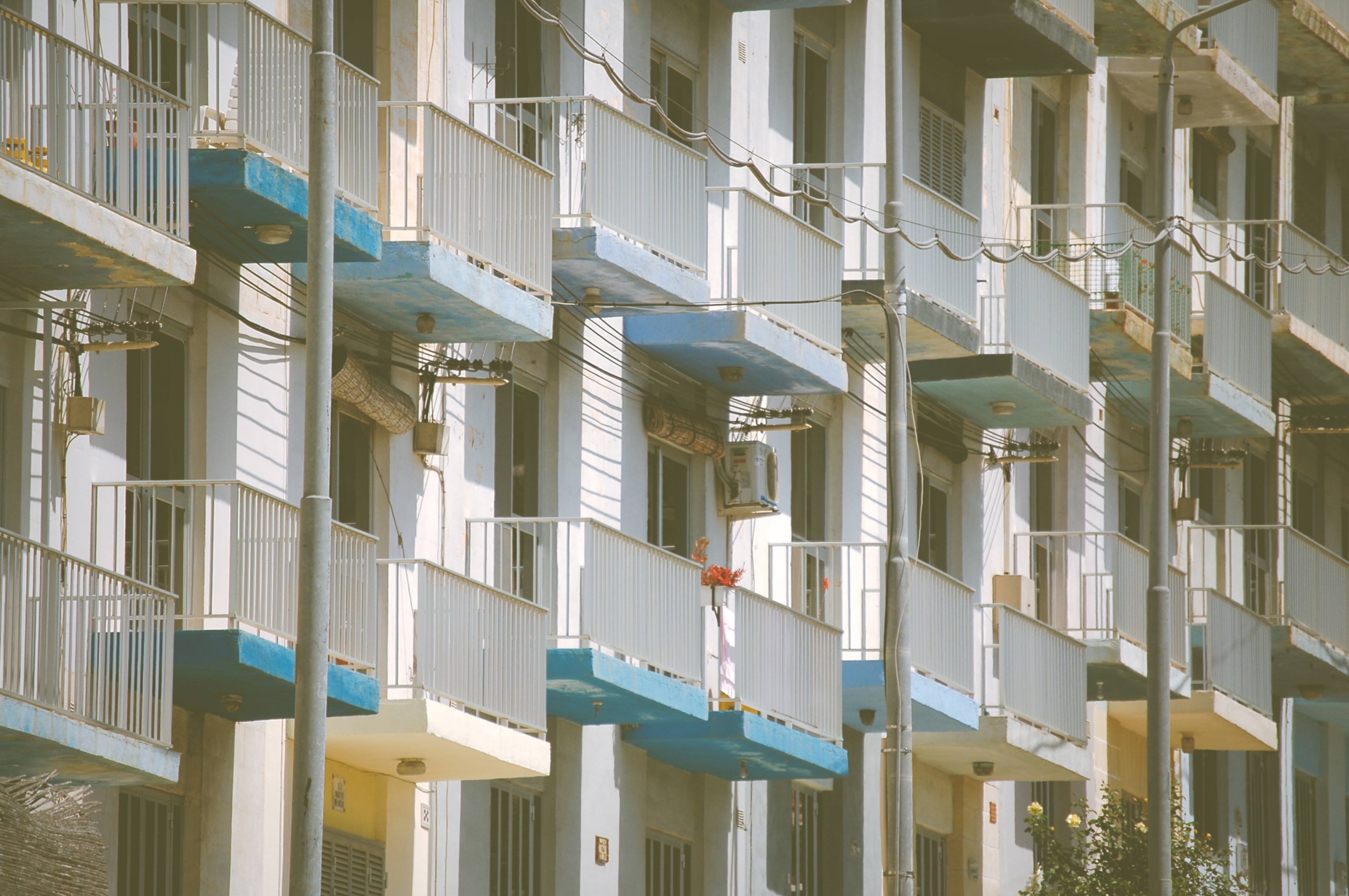 Pattern of cascading stacked flat Homes